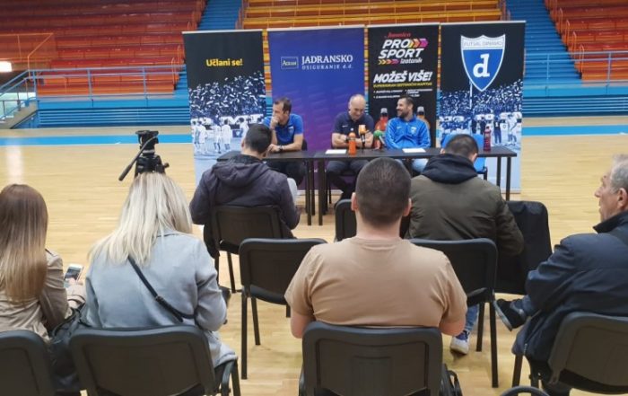 Capijev i Oskarov dres - umirovljenje