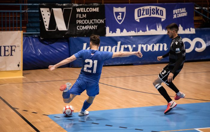 Uzvrat protiv Universitasa