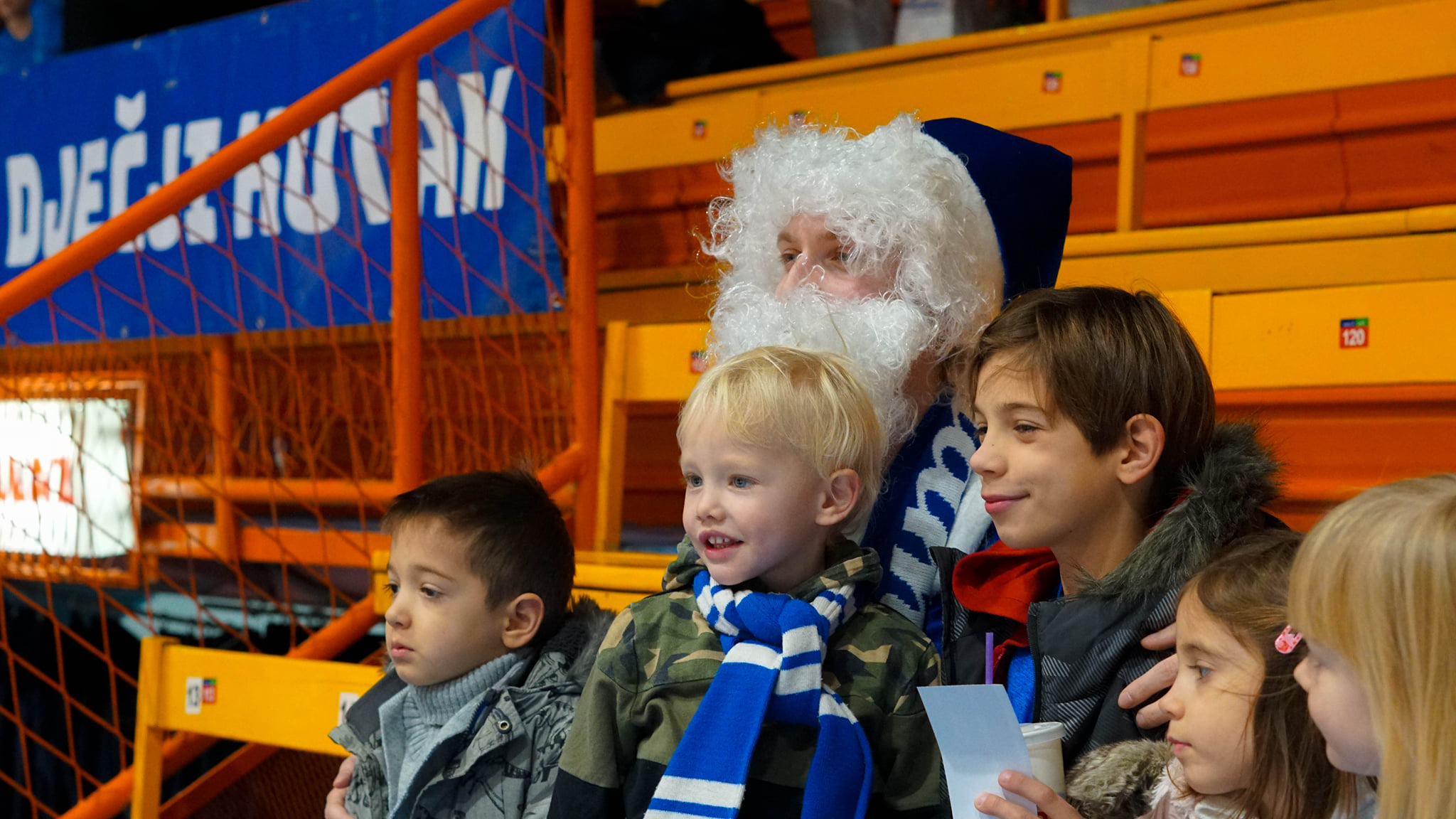 Plavi sveti Nikola - Alumnus