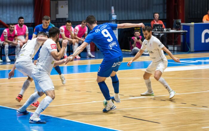 Futsal Dinamo - Crnica