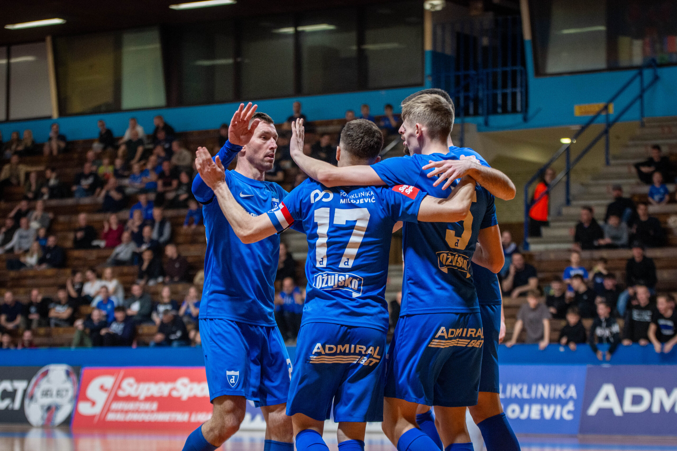 Futsal Dinamo - Crnica